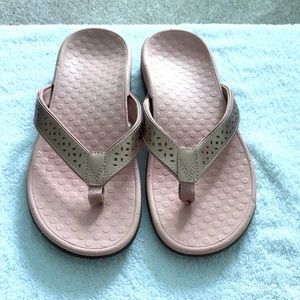 VIONIC CASSANDRA SANDALS